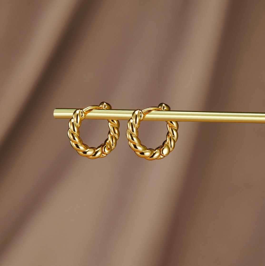 Layla Gold Twist Earrings - Beautiful Earth Boutique