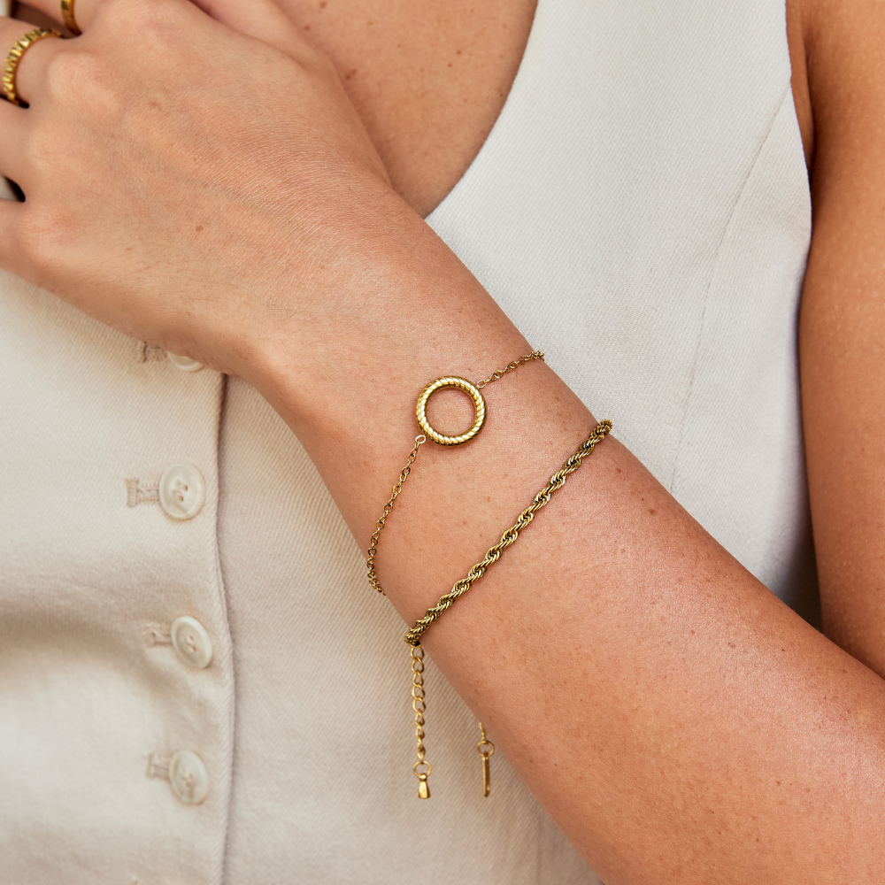 Avery Circle Gold Bracelet