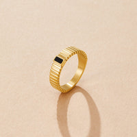 Black Crystal Ribbed Ring