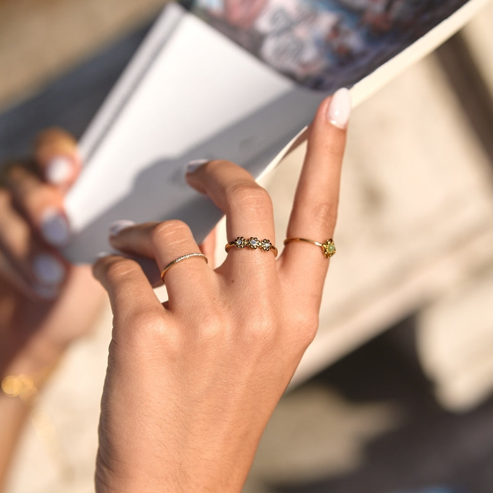 Golden Daisy Infinity Ring