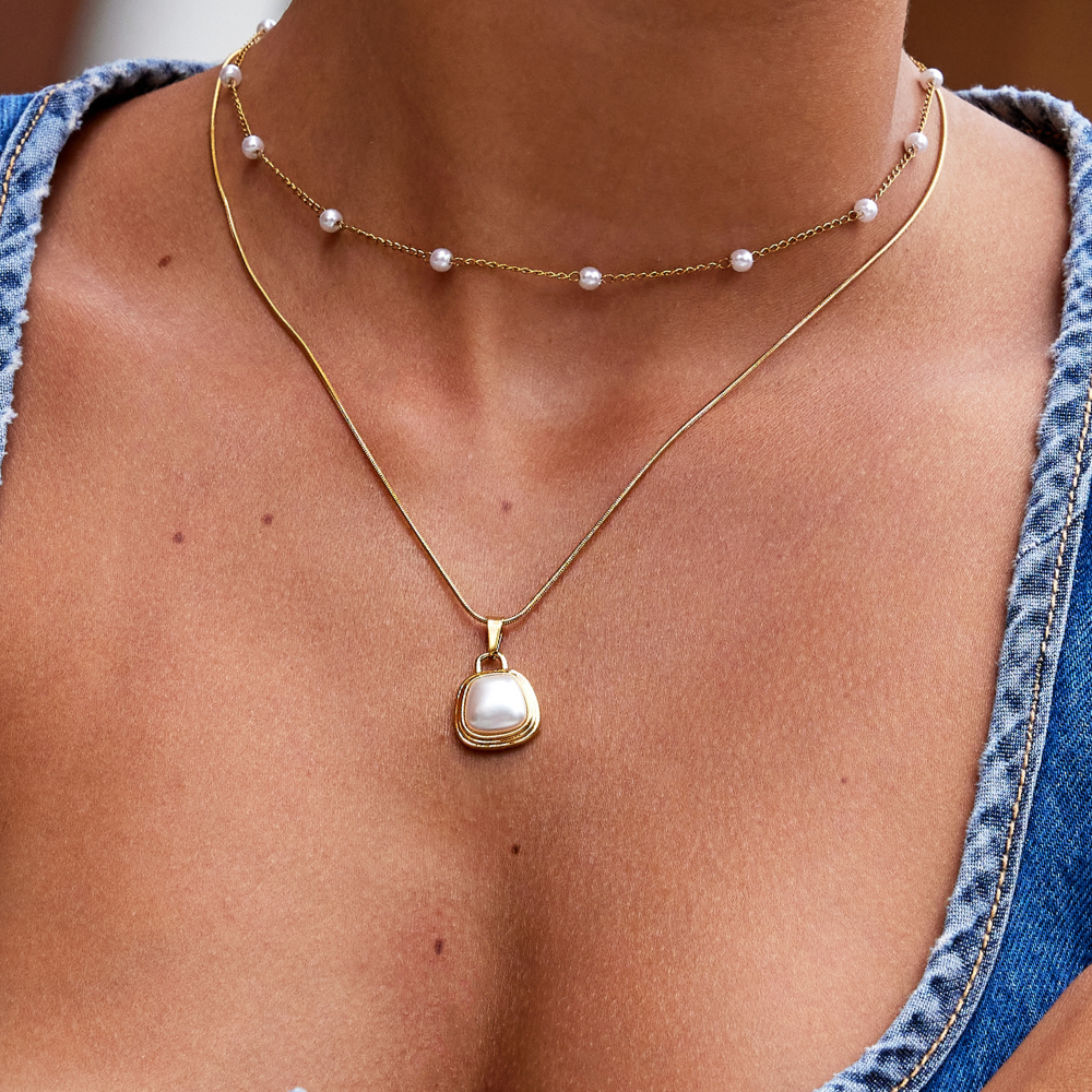 Ivory Pearl Pendant Necklace