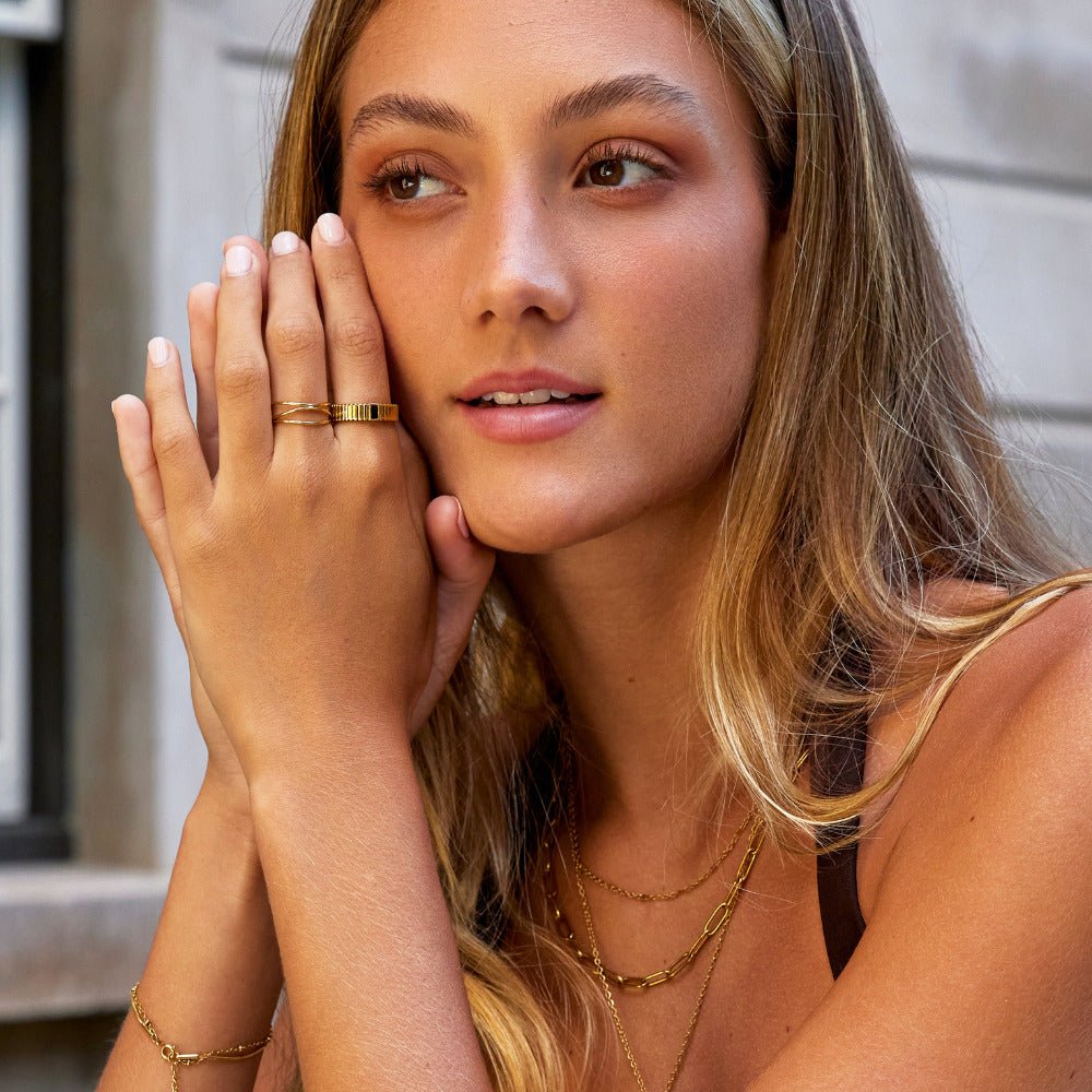 Black Crystal Ribbed Ring - Beautiful Earth Boutique