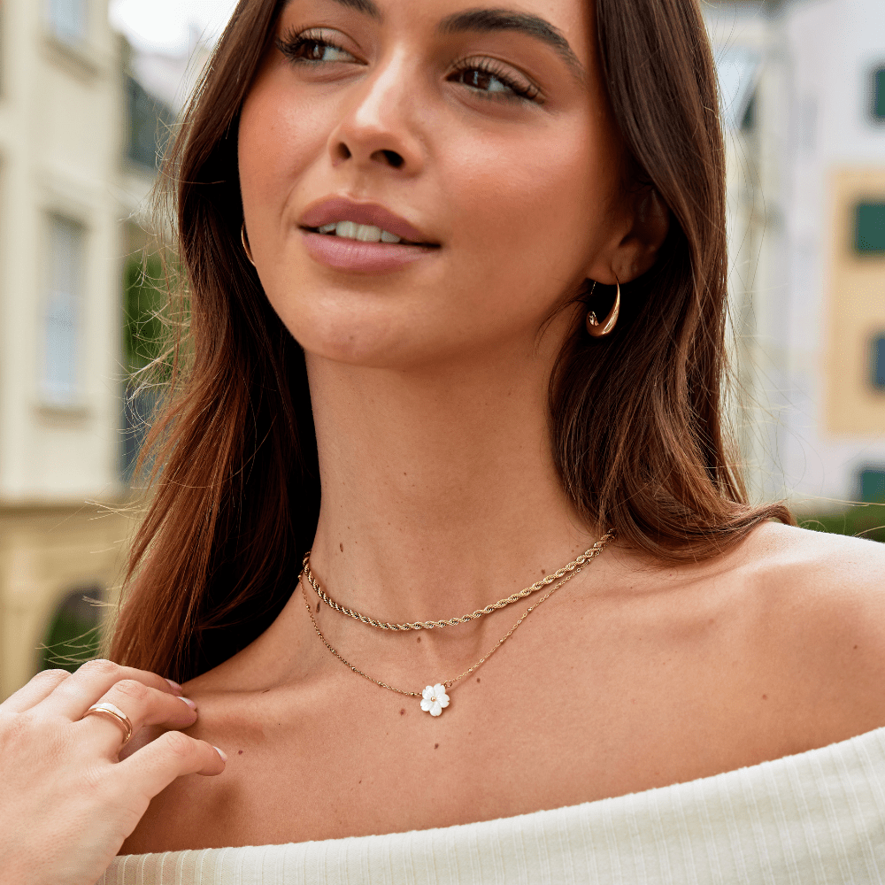 Calla Gold Twisted Chain Necklace - Beautiful Earth Boutique